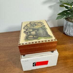 Romance Wooden Music Box Swiss Made J. Brahms Musical Wind-Up Grandpma Oma